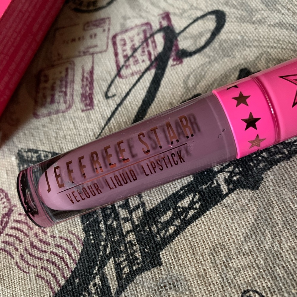 Jeffree Star- Scorpio 🦂-Velour Liquid lipstick 💄